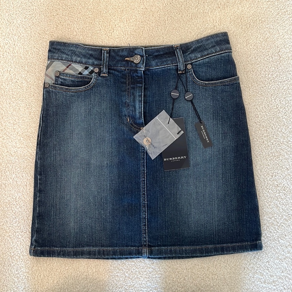 Burberry jean skirt, size 4
